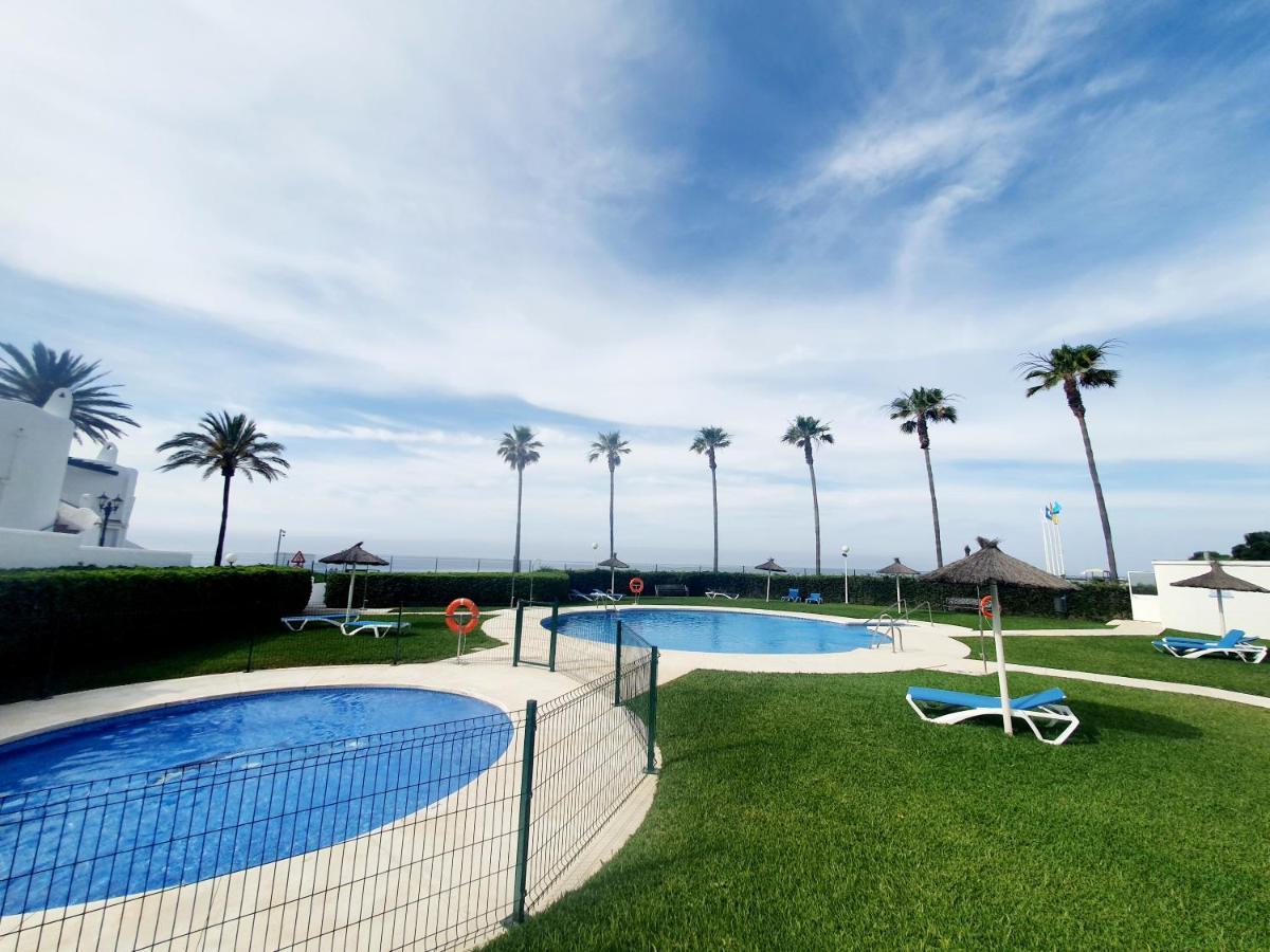 Luna Beach Seafront Marbella Exteriör bild