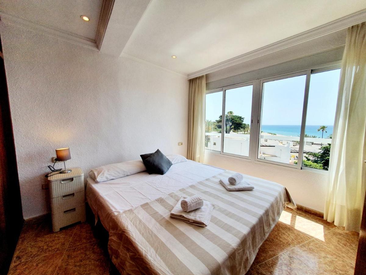 Luna Beach Seafront Marbella Exteriör bild