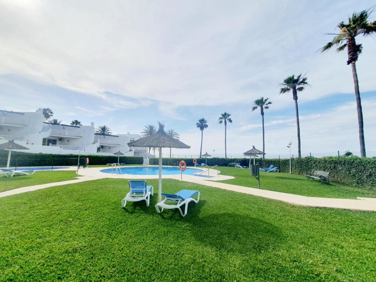 Luna Beach Seafront Marbella Exteriör bild